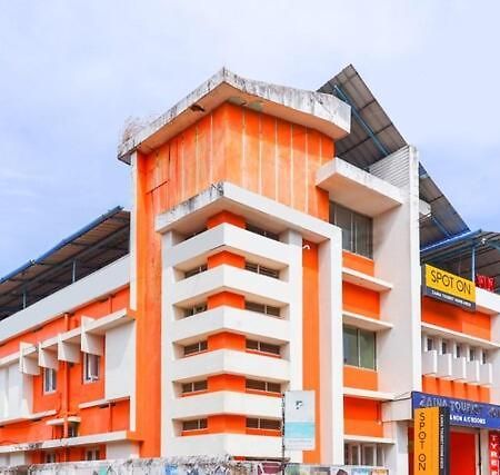 Zaina Tourist Home Коллам Экстерьер фото