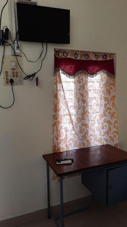 Zaina Tourist Home Коллам Экстерьер фото